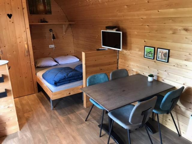 Tiny House De Wood Lodge Отмарсум Екстериор снимка